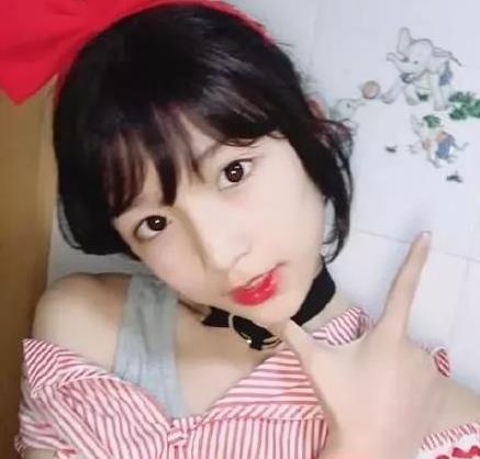 艾比是谁男孩还是女孩：网红艾比资料不化妆生活照