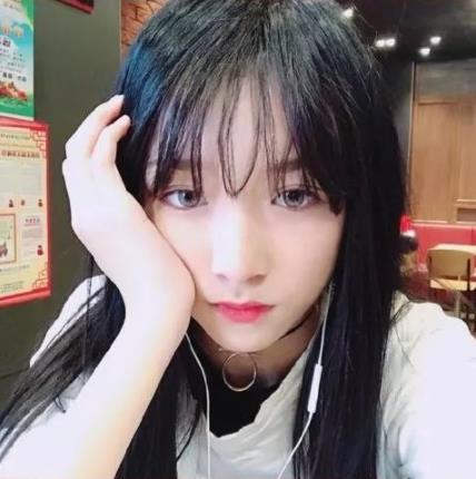 艾比是谁男孩还是女孩：网红艾比资料不化妆生活照