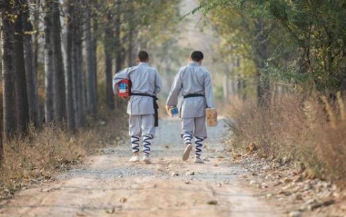 功夫小子变快递员:早上下订单下午就能收到 功夫小子变快递员:早上下订单下午就能收到