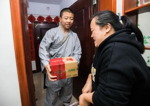 功夫小子变快递员:早上下订单下午就能收到 功夫小子变快递员:早上下订单下午就能收到