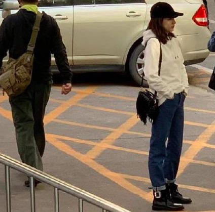 江疏影回应网友：为什么回复网友内容是什么曝光