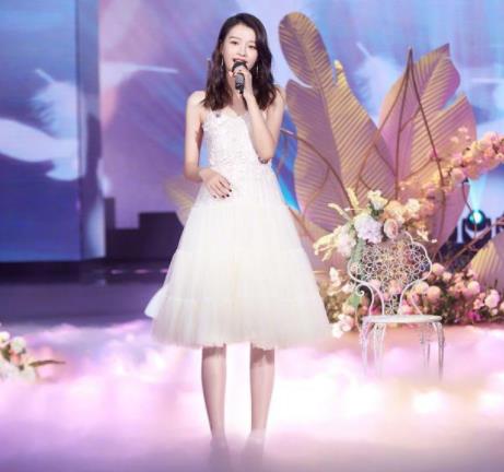 孙怡穿西装秀美腿:一双美腿干练美人(图) 孙怡穿西装秀美腿:一双美腿干练美人(图)