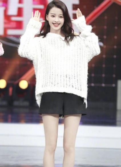 孙怡穿西装秀美腿:一双美腿干练美人(图) 孙怡穿西装秀美腿:一双美腿干练美人(图)