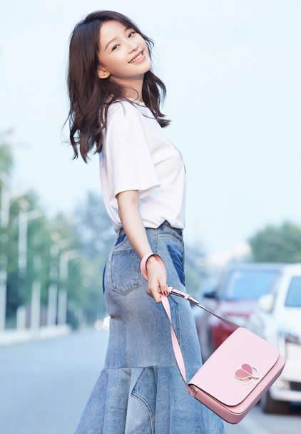 孙怡穿西装秀美腿：一双美腿干练美人（图）