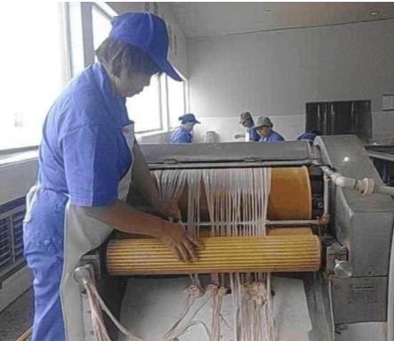 香肠都是这样做出来的:香肠制作全过程(图) 香肠都是这样做出来的:香肠制作全过程(图)