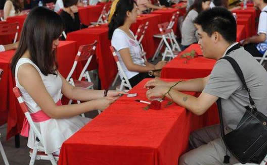 交4万见8位男士:具体详情一览真相让人目定口呆 交4万见8位男士:具体详情一览真相让人目定口呆