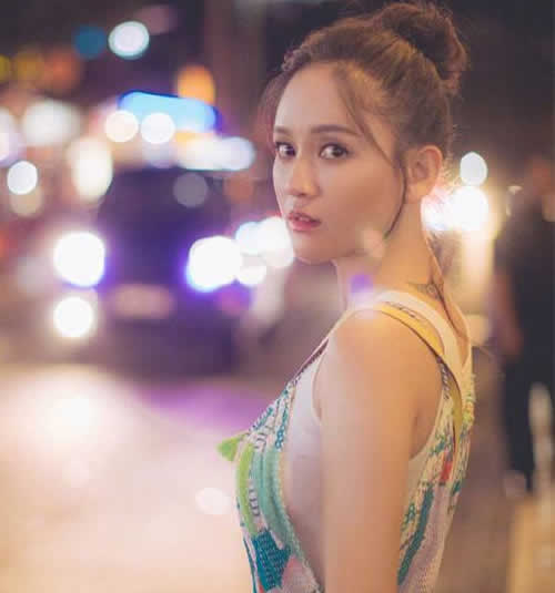 陈乔恩深夜晒美食：甜美笑容十分享受（图）