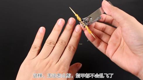 用了10年指甲刀才知道,上面加一根橡皮筋这么厉害