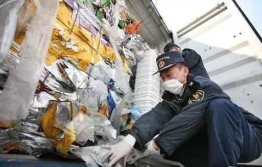 看到这样的衣服千万不要买,可能来自殡仪馆、太平间(图) 看到这样的衣服千万不要买,可能来自殡仪馆、太平间(图)