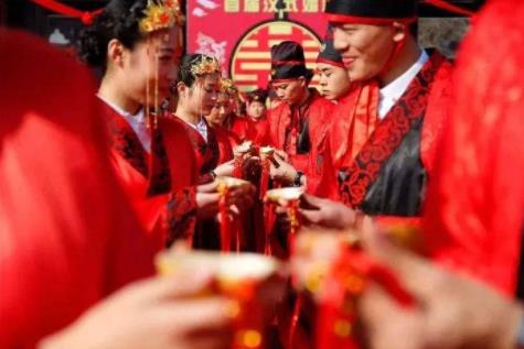 阜阳百人汉服婚礼:集体汉服婚礼有一种崇尚之美 阜阳百人汉服婚礼:集体汉服婚礼有一种崇尚之美