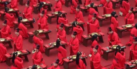 阜阳百人汉服婚礼:集体汉服婚礼有一种崇尚之美 阜阳百人汉服婚礼:集体汉服婚礼有一种崇尚之美