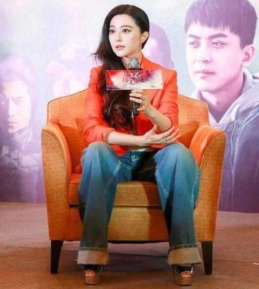 女明星坐姿盘点：女明星怎么做的吸引眼球无数