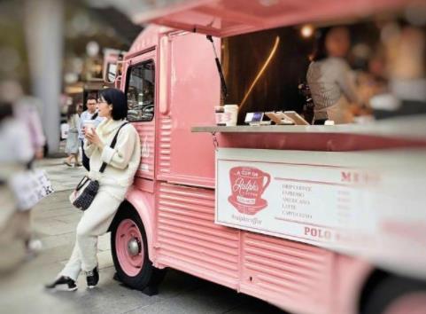 许晴双十一晒照：休闲套装十分迷人（图）