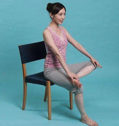 久坐怎么瘦小腿方法:简单实用(图) 久坐怎么瘦小腿方法:简单实用(图)