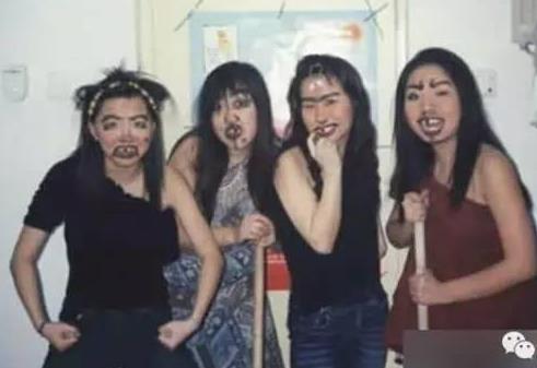 女大学生宿舍私照：罕见私生活写真（宅男福利）