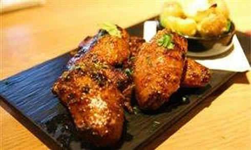 吃烤鸡翅昏迷入院:为什么婚昏迷与烤鸡翅有关吗详情真相 吃烤鸡翅昏迷入院:为什么婚昏迷与烤鸡翅有关吗详情真相