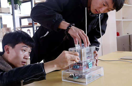 学生发明智能插座：有什么功能怎么使用具体详情图片