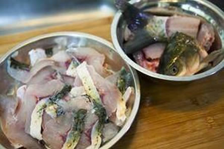 酸菜鱼的做法:饭店大厨教你美味酸菜鱼怎么做的 酸菜鱼的做法:饭店大厨教你美味酸菜鱼怎么做的