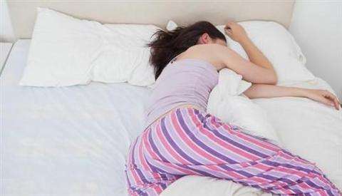 睡觉时突然抽搐下：如何防止睡抽动（肌抽跃）