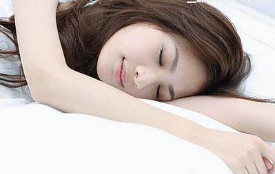 睡觉时突然抽搐下：如何防止睡抽动（肌抽跃）