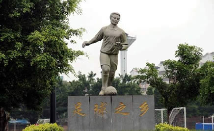 中小学推足球舞:现场片段画面妖娆具体详情一览 中小学推足球舞:现场片段画面妖娆具体详情一览