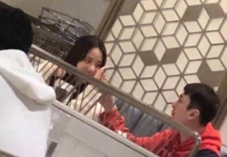 偶遇王思聪 焦可然共进晚餐:热聊满面笑容相处愉快 偶遇王思聪 焦可然共进晚餐:热聊满面笑容相处愉快