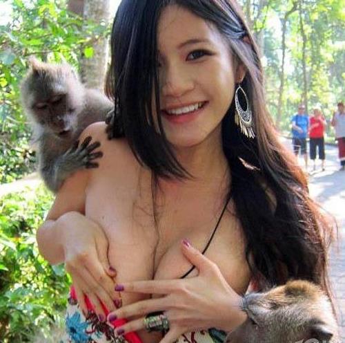 美女尴尬：公共场合令人尴尬的美女（图）