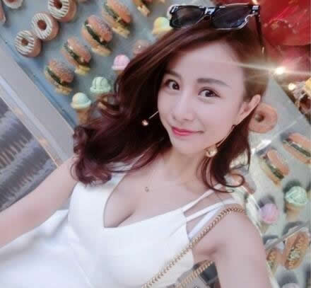 陈翔六点半球球纪文君资料图片：生活中的球球纪文君