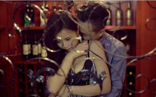 陈翔六点半球球纪文君资料图片：生活中的球球纪文君