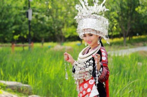 少数民族风俗习惯：详细介绍56个民族习俗简介及禁忌