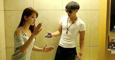 男子娶虚拟女人:这样痴迷让家里人接受不了 男子娶虚拟女人:这样痴迷让家里人接受不了