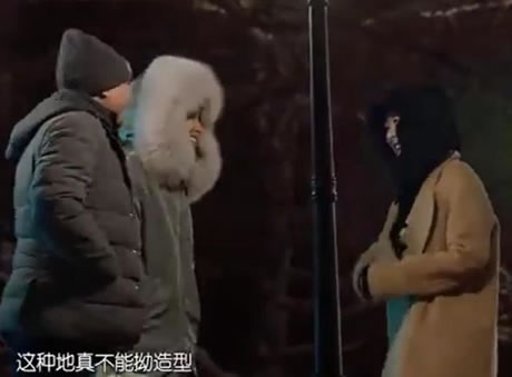 杨紫穿高跟鞋摔倒：场面非常搞笑具体详情真相（图）