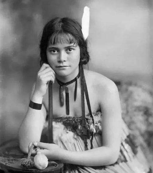 100年前各国女人形象介绍：穿衣打扮和气质（图）