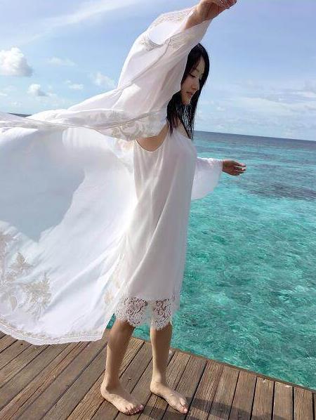 杨钰莹优雅甜美:47岁杨钰莹温柔不懦弱被称最美学姐 杨钰莹优雅甜美:47岁杨钰莹温柔不懦弱被称最美学姐