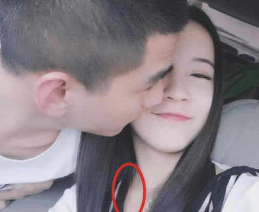 网红莉哥又曝不雅视频:浴室直播吸粉真会玩(图) 网红莉哥又曝不雅视频:浴室直播吸粉真会玩(图)