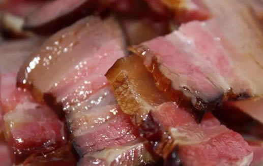 死猪倒挂在房梁上,年代越久越值钱（古代秘方）