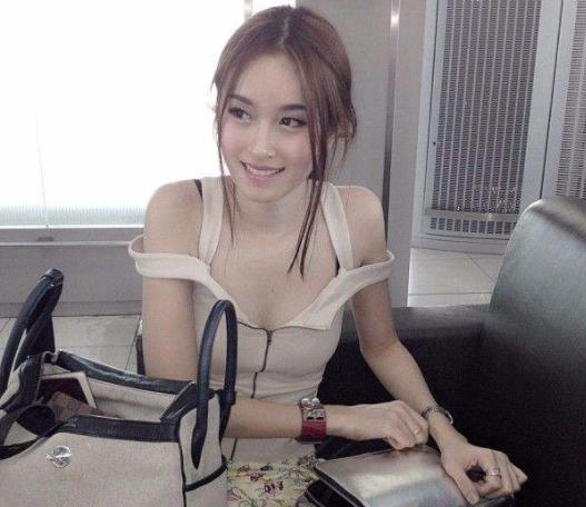 泰国人妖皇后：十大最美人人妖皇后美照及简介