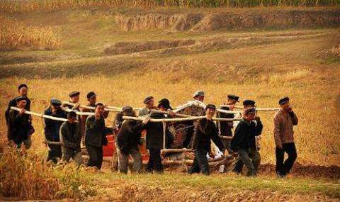 中国的棺材为何一头高一头低,一头大一头小?(文化习俗) 中国的棺材为何一头高一头低,一头大一头小?(文化习俗)