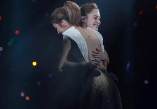 阿娇为阿Sa庆生：16年友情人人称羡（图）