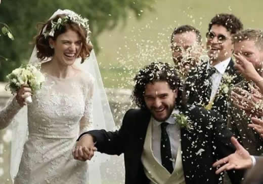 出演《权利的游戏》雪诺被爆出轨:床照揭出轨对象是谁 出演《权利的游戏》雪诺被爆出轨:床照揭出轨对象是谁