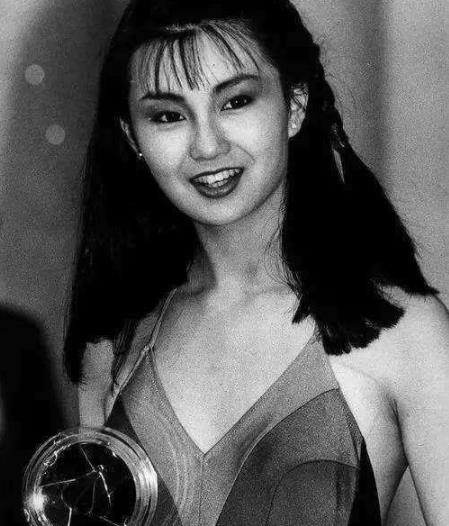 张曼玉近照暴瘦:身材纤瘦张曼玉曾经的美艳容貌 张曼玉近照暴瘦:身材纤瘦张曼玉曾经的美艳容貌