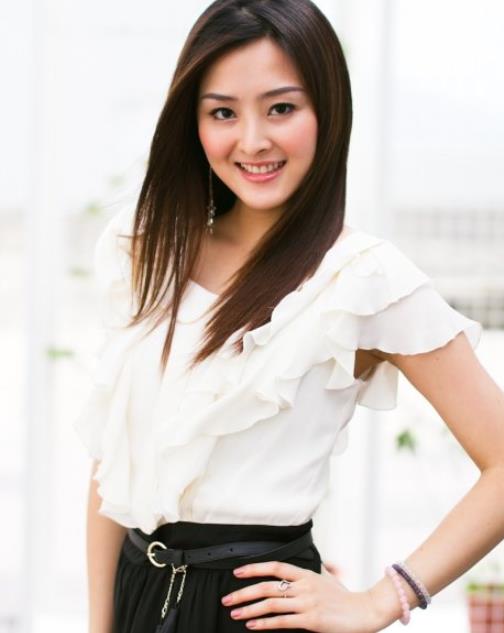 港姐冠军晒孕肚照：一组港姐张名雅美图