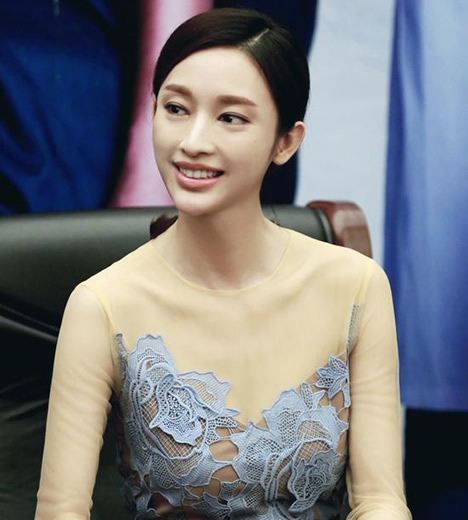 疑似张俪新恋情曝光：情侣装滑雪被偶遇其男友是谁