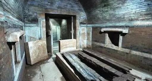 李莲英墓被打开后，专家倒吸一口凉气（没有躯体）