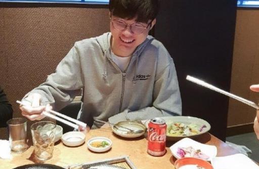 skt散伙饭是怎么回事:正所谓好聚好散Faker却遭吐槽 skt散伙饭是怎么回事:正所谓好聚好散Faker却遭吐槽