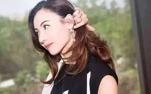 张柏芝被曝生子:看看谢贤和谢霆锋是怎么说的(图) 张柏芝被曝生子:看看谢贤和谢霆锋是怎么说的(图)