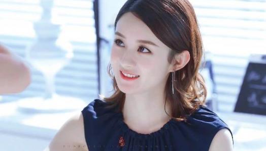 赵丽颖逛母婴用品：走路像孕妇离官宣不远了（图）