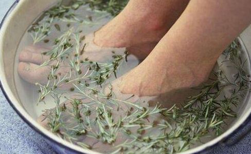 用什么泡脚好:分享一些日常健康泡脚实用方法 用什么泡脚好:分享一些日常健康泡脚实用方法