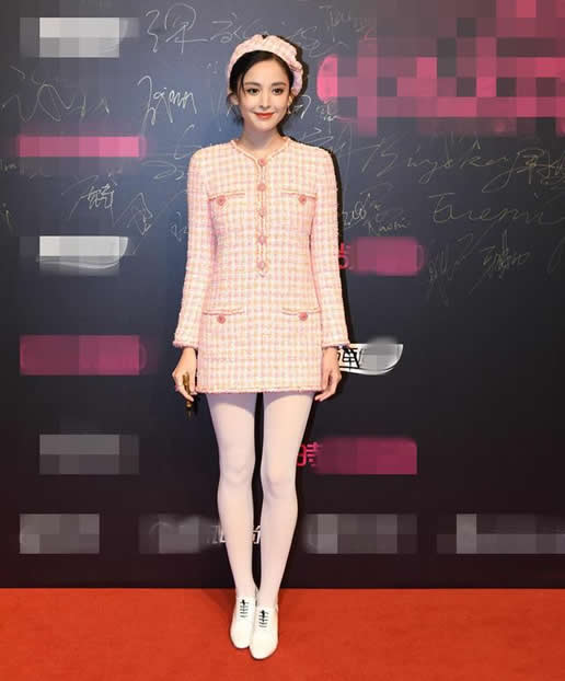 杨幂唐嫣秦岚比美:众星盛典比美个个惊艳(图) 杨幂唐嫣秦岚比美:众星盛典比美个个惊艳(图)