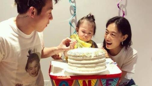 陈冠希重回颜值巅峰是什么情况:已为人父复出养家 陈冠希重回颜值巅峰是什么情况:已为人父复出养家